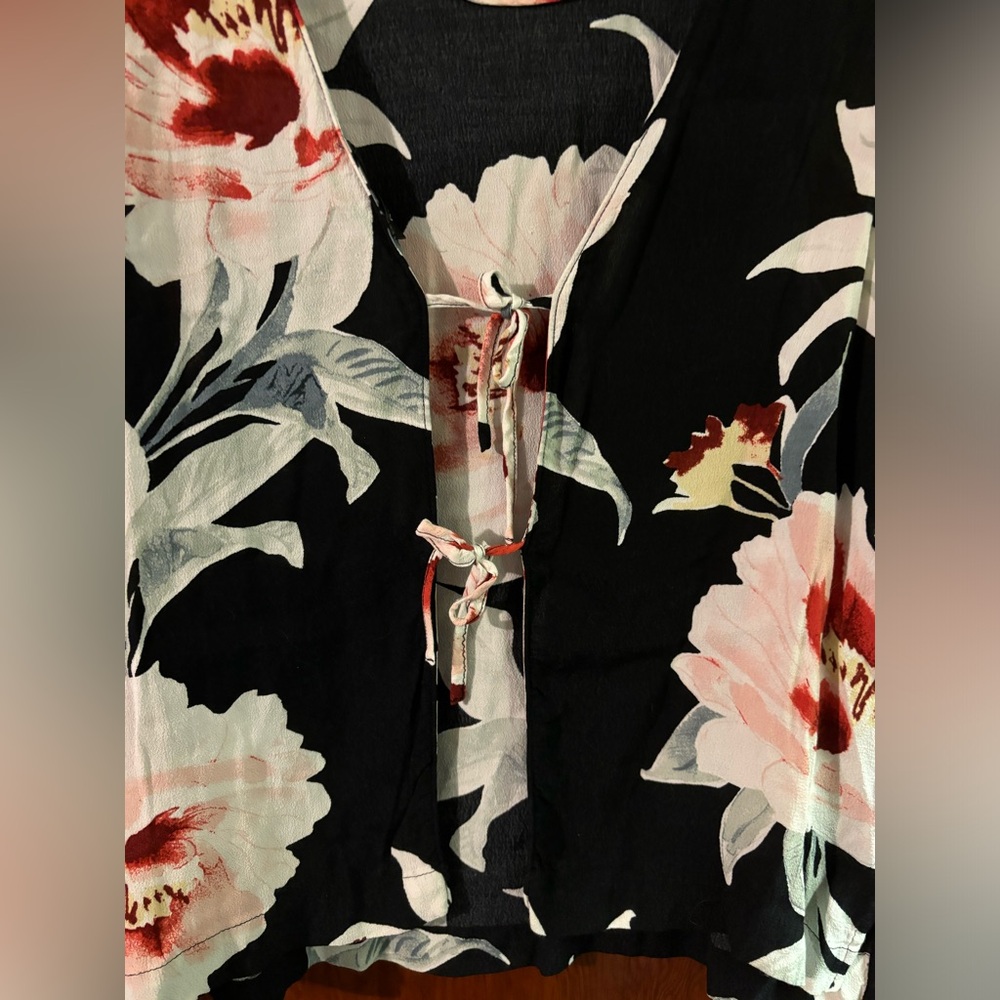 Dynamite Floral Top - Picture 6 of 8